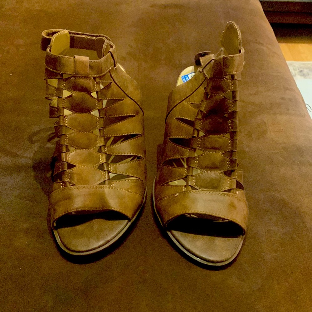 Dress summer sandles-  camel colored